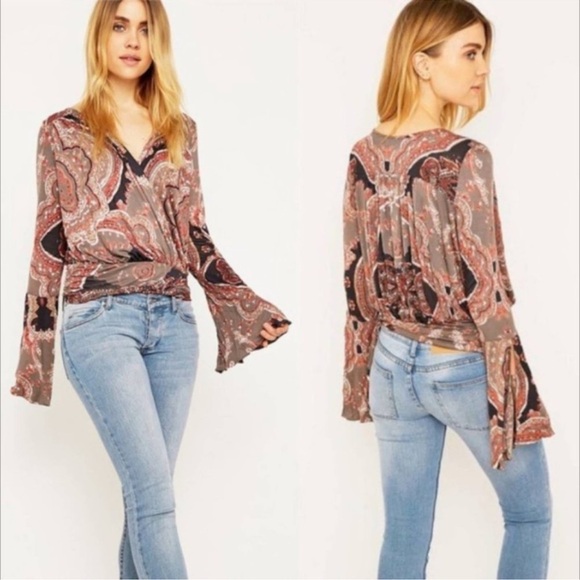 Free People Fiona Paisley Print Bell Sleeve Top Size Small - Picture 3 of 11